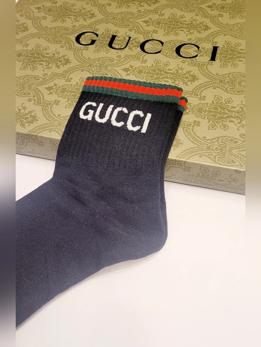 🇮🇹 Gucci Navy Crew 🧦Socks with Red and Green Stripe✨️